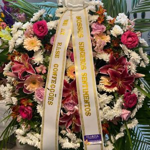 Foto do produto Coroa de Flores para Homenagem Póstuma - 001